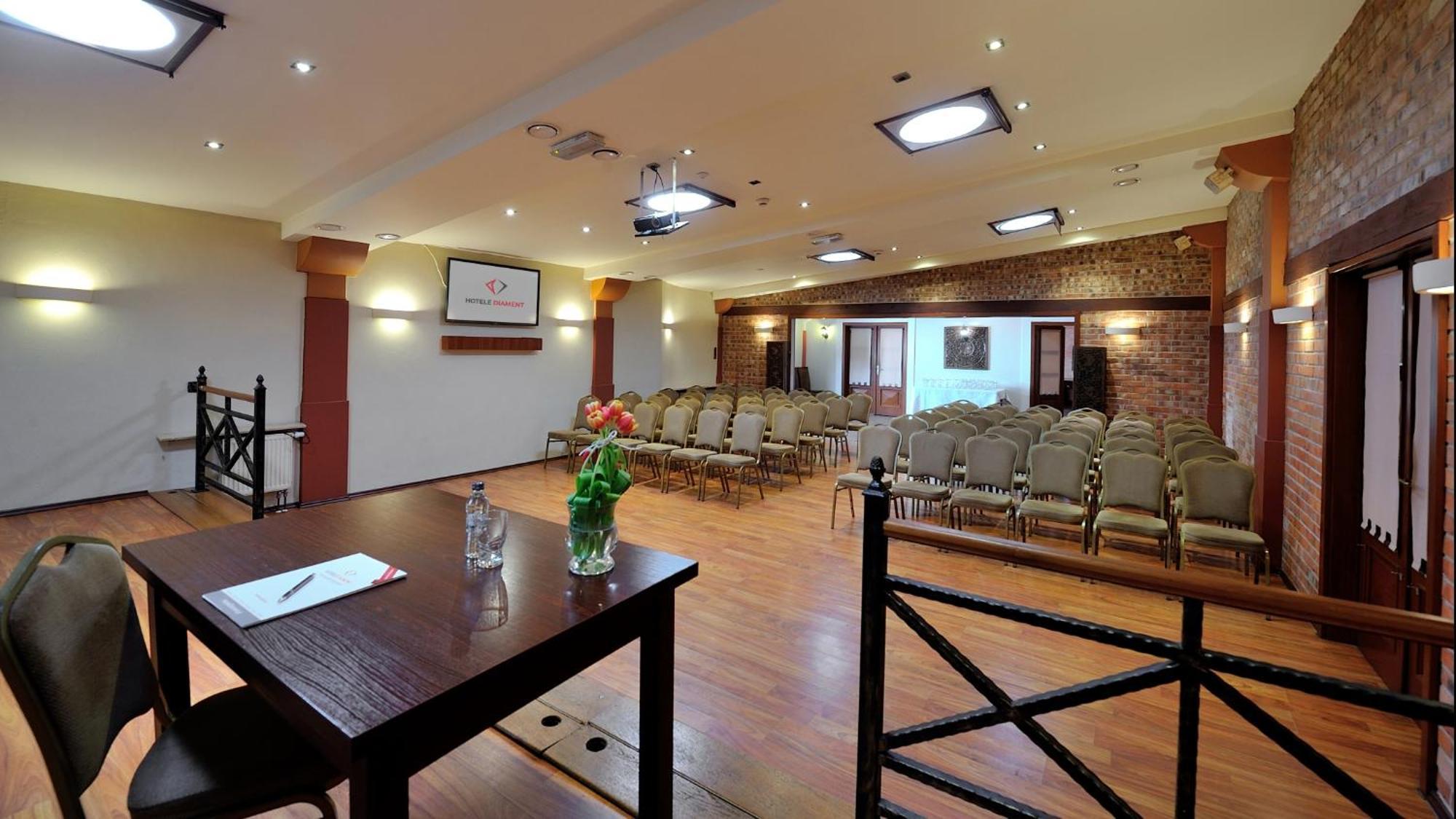 Hotel Diament Vacanza Katowice - Siemianowice Siemianowice Śląskie Εξωτερικό φωτογραφία