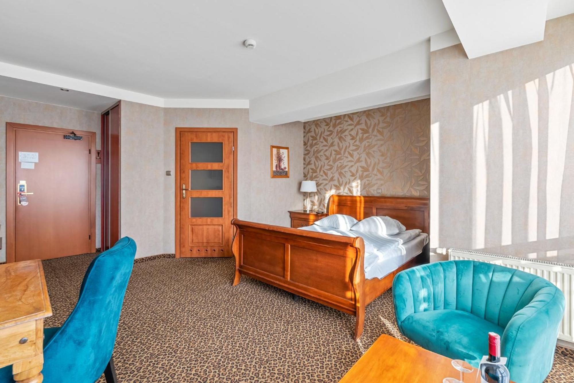 Hotel Diament Vacanza Katowice - Siemianowice Siemianowice Śląskie Εξωτερικό φωτογραφία