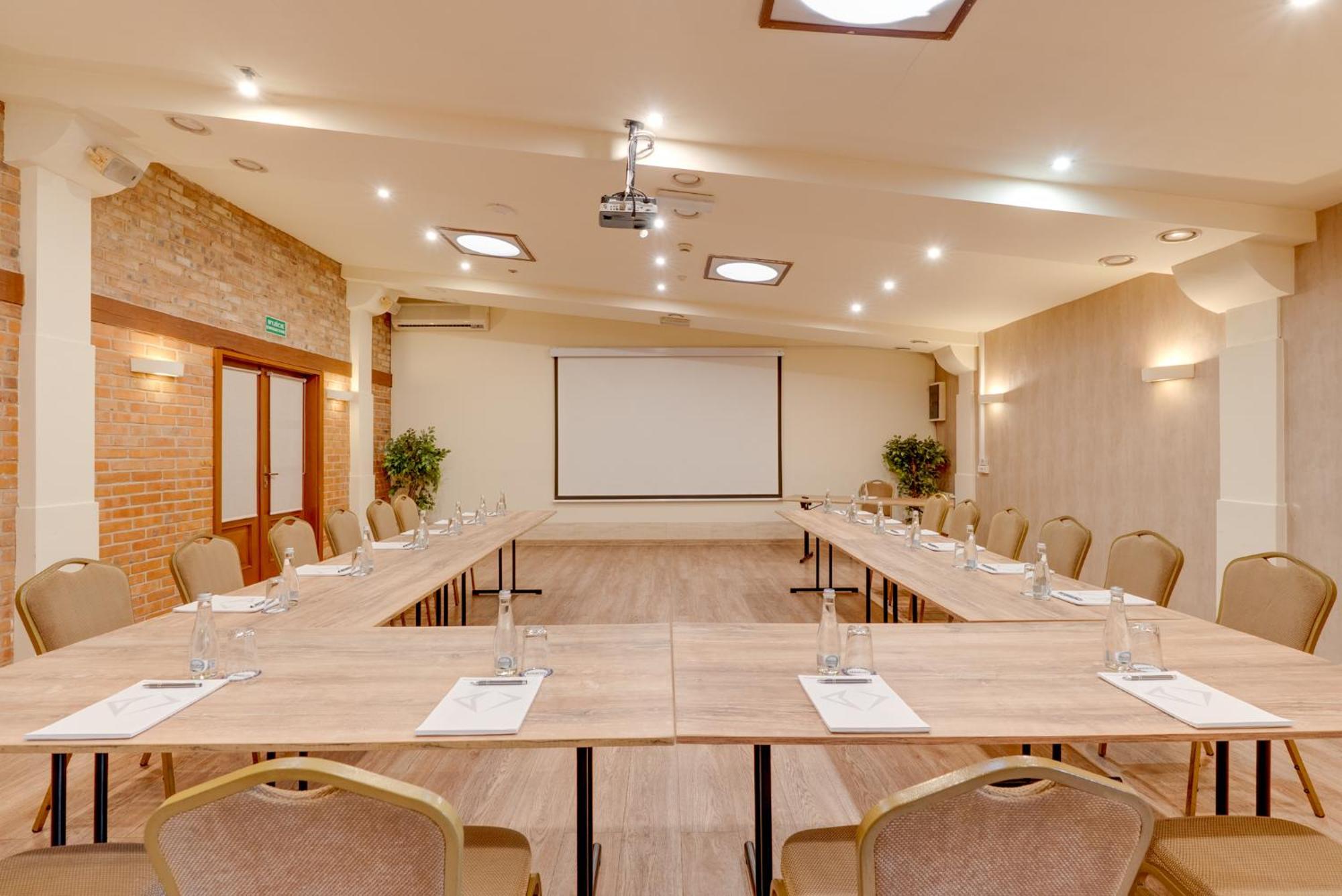 Hotel Diament Vacanza Katowice - Siemianowice Siemianowice Śląskie Εξωτερικό φωτογραφία