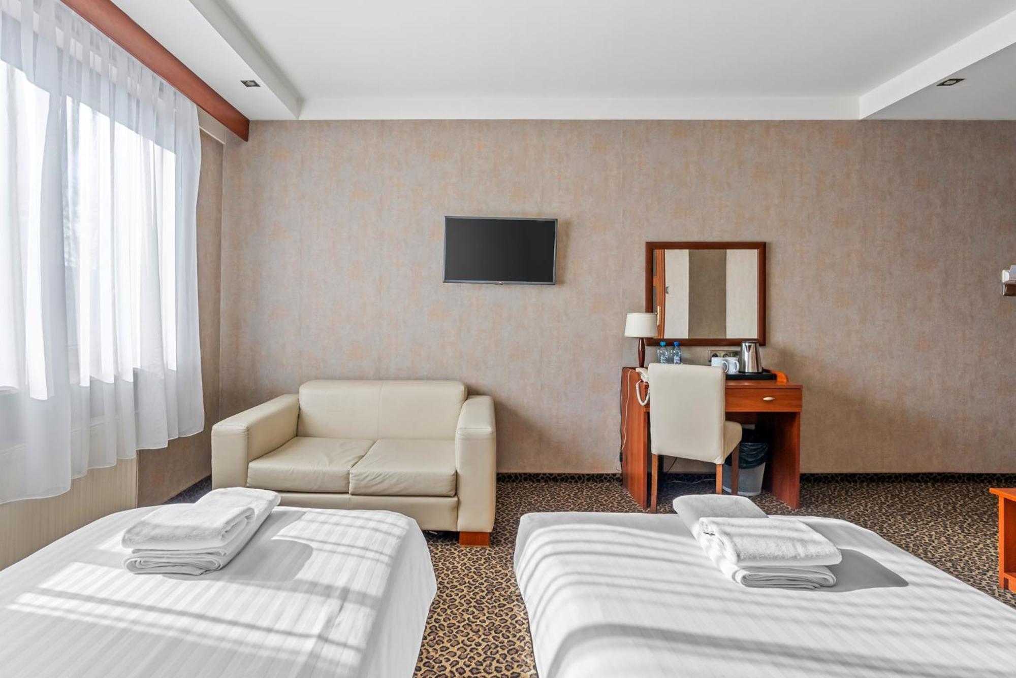 Hotel Diament Vacanza Katowice - Siemianowice Siemianowice Śląskie Εξωτερικό φωτογραφία